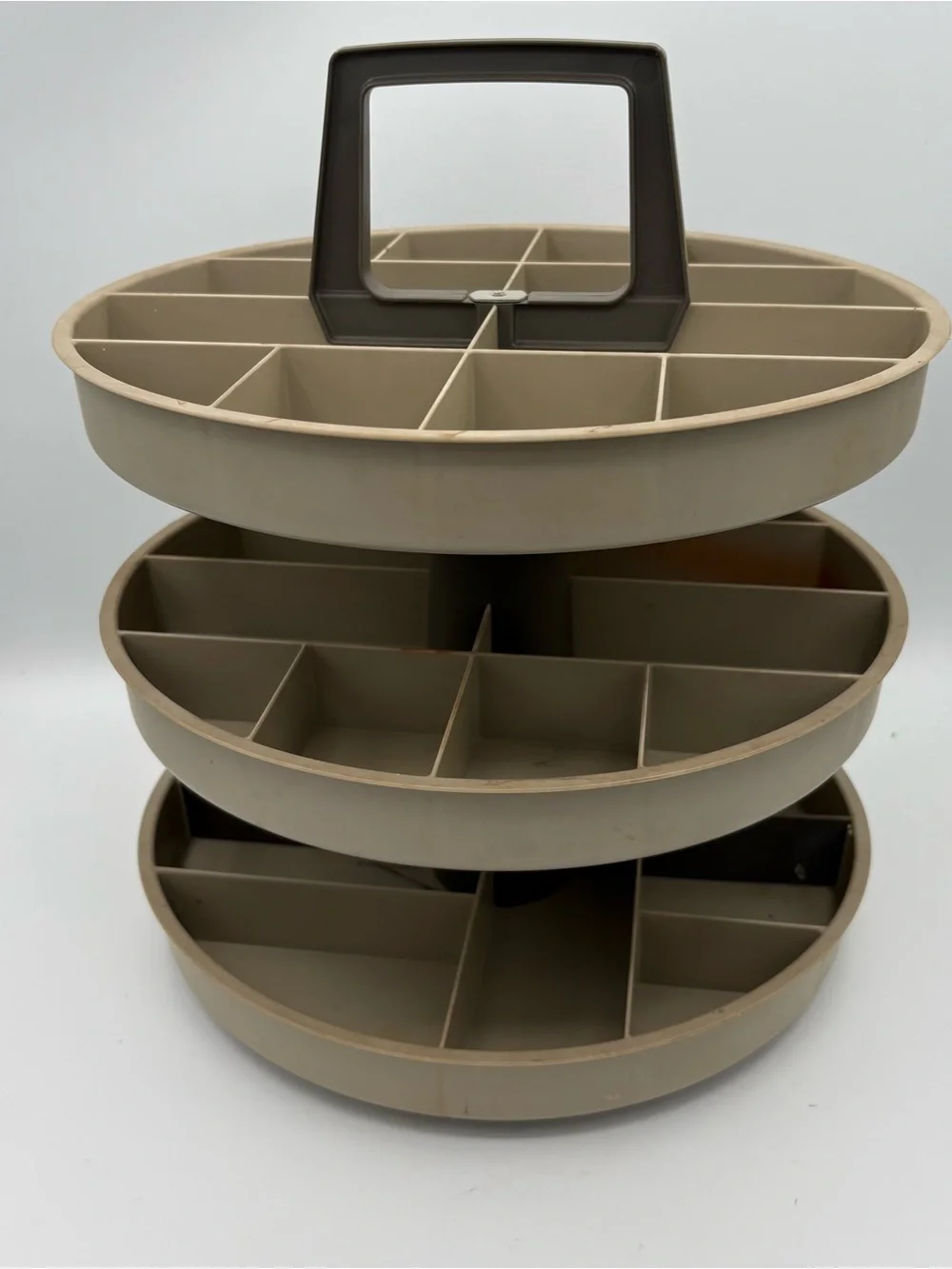 Rubbermaid tier lazy